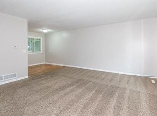 320 E Payton Ave, Des Moines, IA 50315
