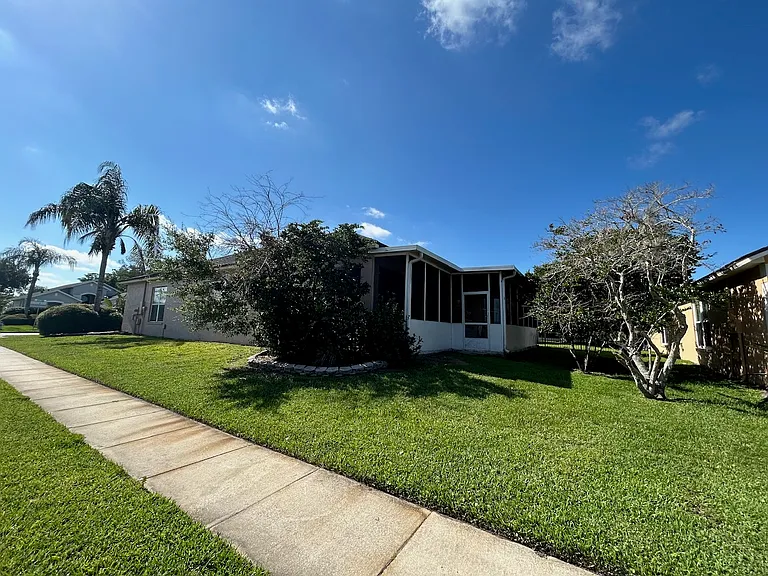 13367 Luxbury Loop — Photo 3