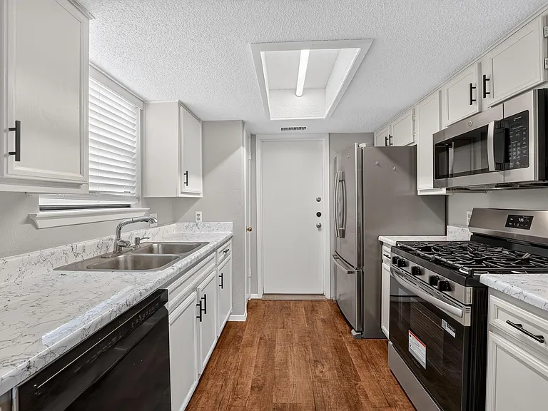 1509 Taron Dr — Photo 11