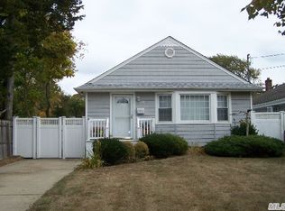 80 Unqua Rd, Massapequa, NY 11758