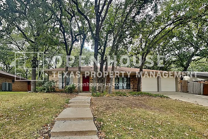 3 bed, 2.0 bath, 1612 sqft, $2,495 — Photo 1