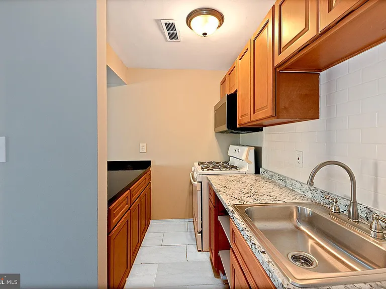1436 W Baltimore St #2 — Photo 5