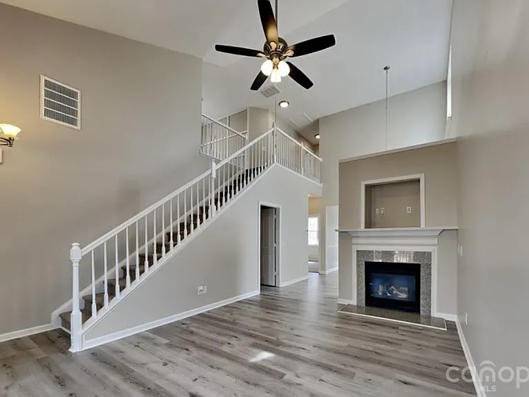 9032 Holland Park Ln — Photo 2