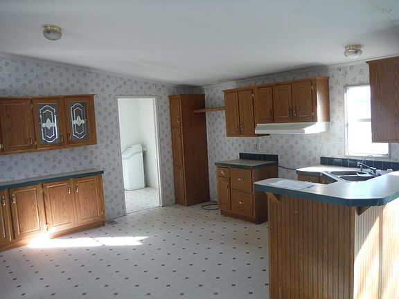 3rd image of 4103 Glenn Dr SE
