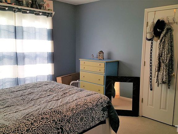 5th image of 70 Meadowfield Ln