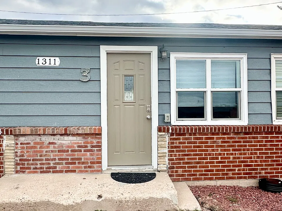 1311 Campbell Ave #3