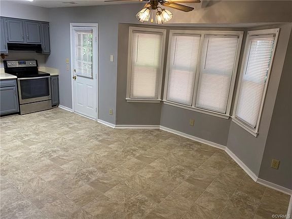3rd image of 10224 Guenevere Ct