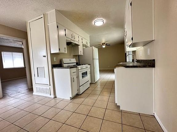 3rd image of 2203 Wheeler Cir #A