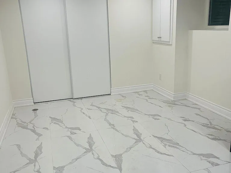 220 Bloor St W #BASEMENT — Photo 3