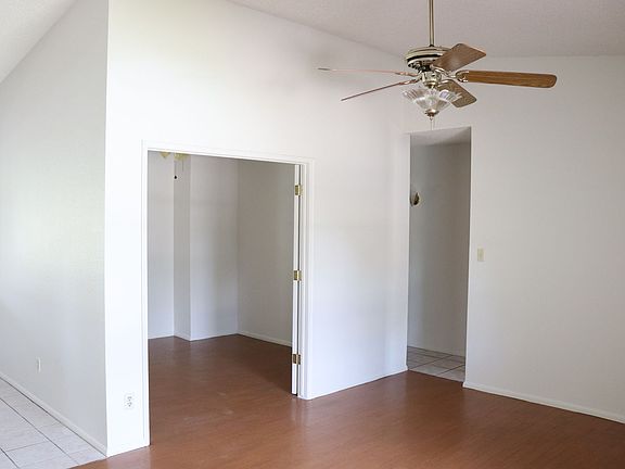 5th image of 1460 Wildflower Dr