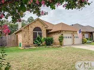 2733 Salado Trl, Fort Worth, TX 76118