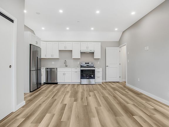 3rd image of 16 6th Ave #2