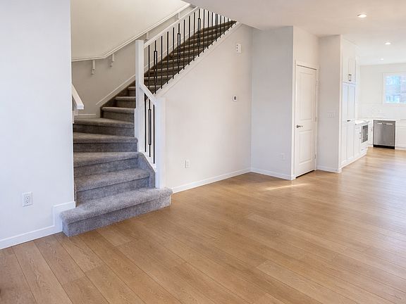 5th image of 1121 Aster Blvd NW