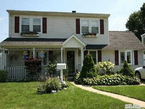 1st image of 215 Center Ln