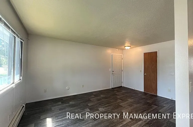 3711 S Cathy Ave #4 — Photo 4