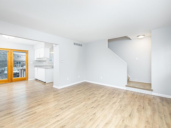 3rd image of 189 Sheffield Dr