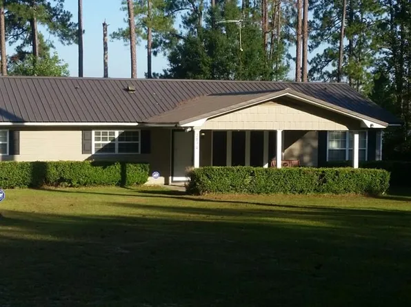 2890 Lakeview Dr, Donalsonville, GA 39845