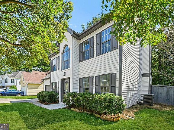 3rd image of 5607 Mayfair Crossing Dr