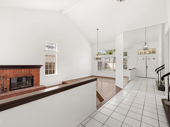 3rd image of 1731 Oneida Pl