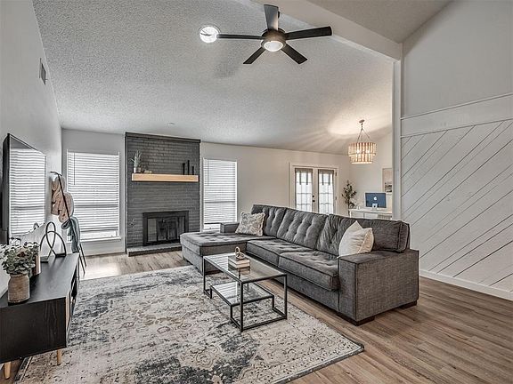 4th image of 10420 Blue Spruce Rd