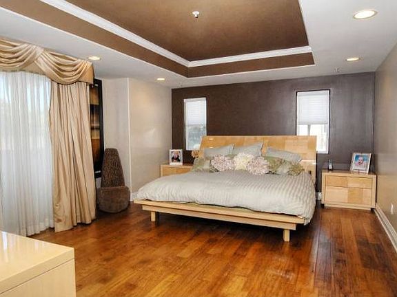 5th image of 4394 Farmdale Ave APT 102