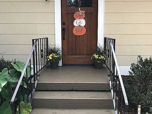 3rd image of 138 College Ave