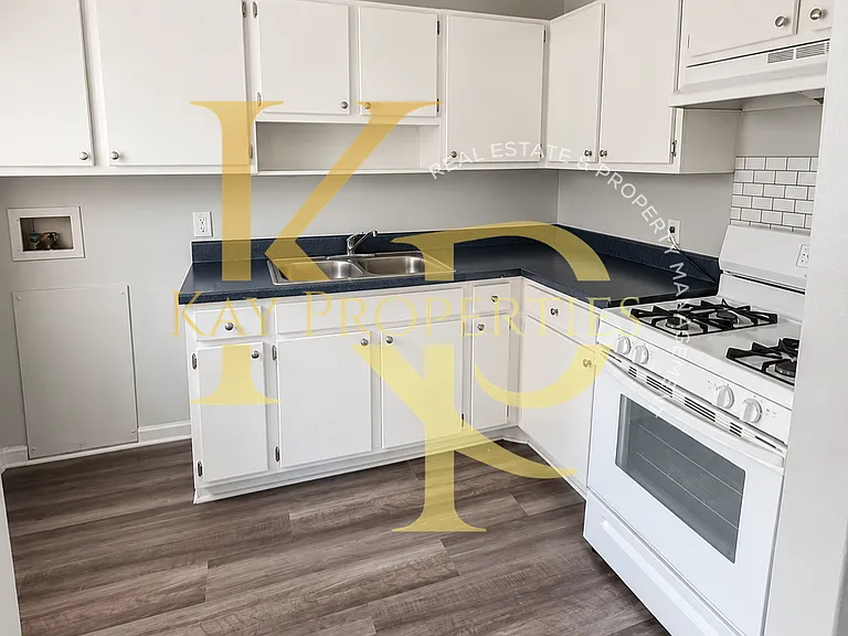 3013 Wedgedale Ave — Photo 8
