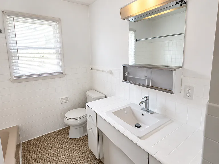 5003 Woolworth Ave #8 — Photo 7