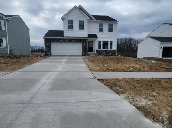 322 N Tannenbaum Trl, Cedar Springs, MI 49319