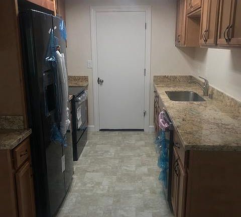 5th image of 1200 Redwood Ave