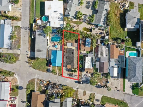 13145 3rd St E, Madeira Beach, FL 33708