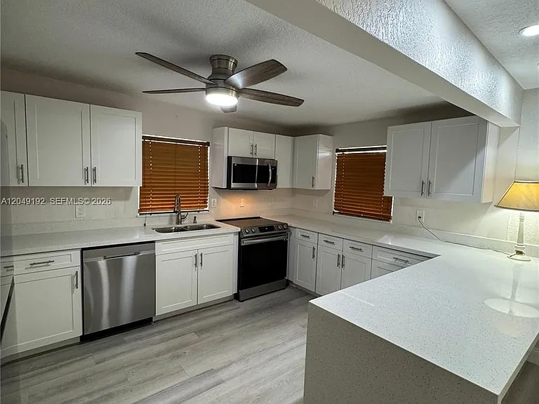 649 W Evanston Cir — Photo 5