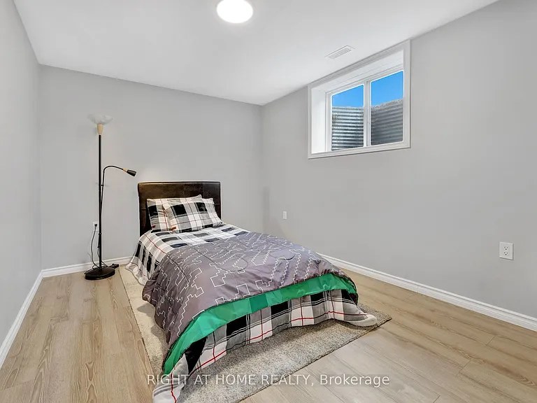 135 Stephenson Way — Photo 34
