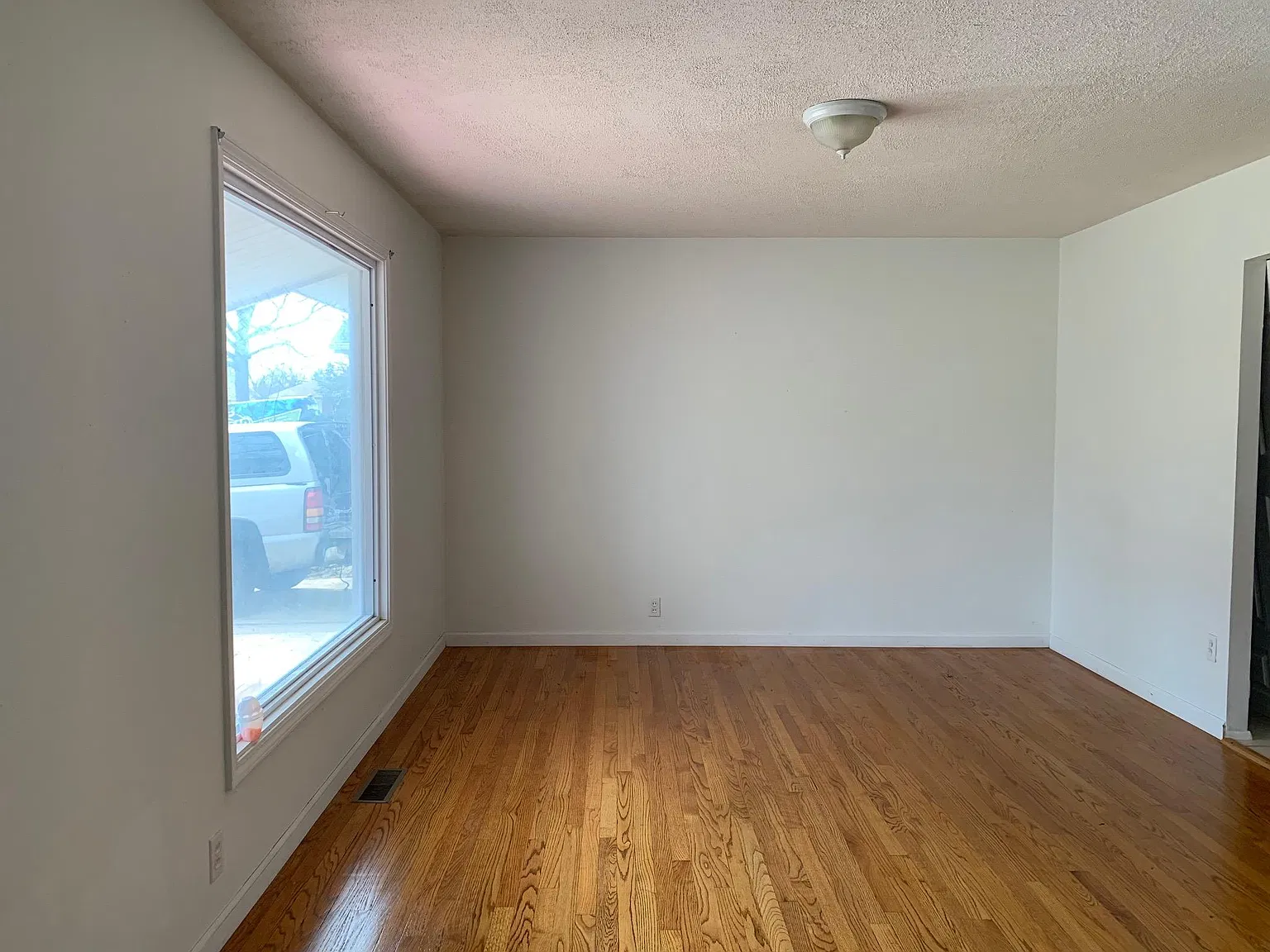3 bed, 1405 sqft, $1,650 — Photo 4