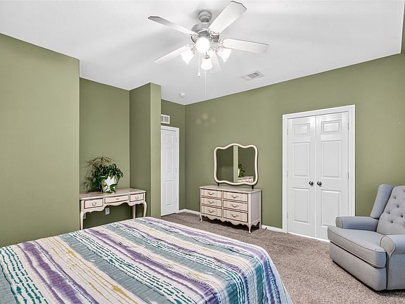 4th image of 9832 Old Field Dr