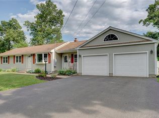 30 Cora St, Enfield, CT 06082