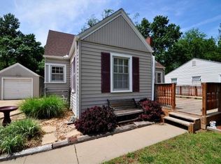 2205 SW Seabrook Ave, Topeka, KS 66614