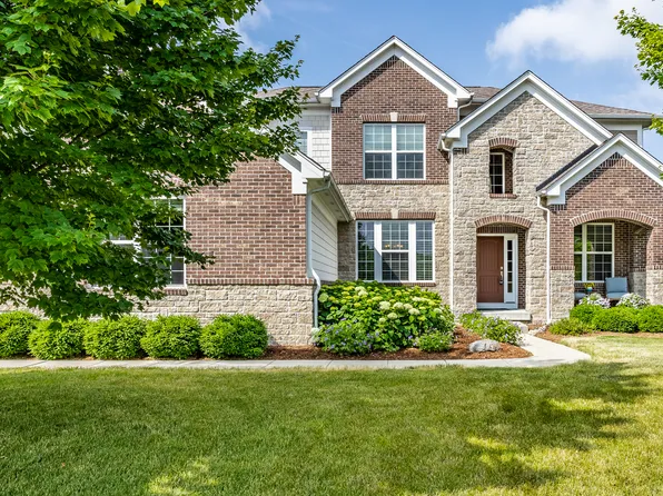 8920 Snowberry Ct, Zionsville, IN 46077