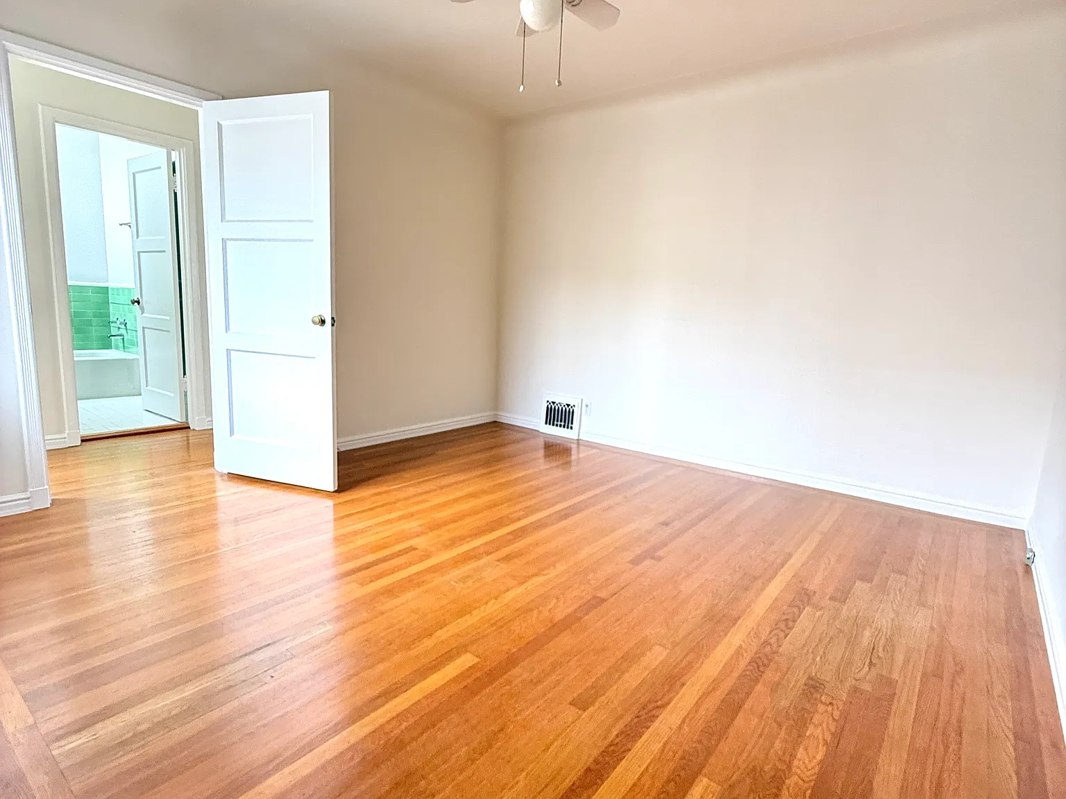1 bed, $4,650 — Photo 4