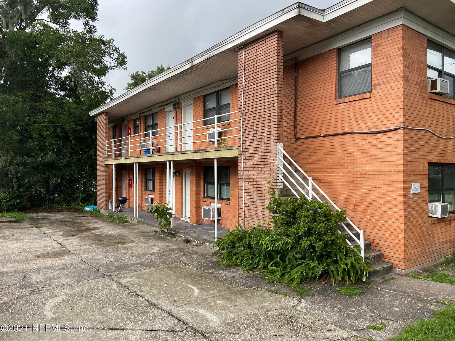 1 bed, 1.0 bath, 800 sqft, $995 — Photo 1