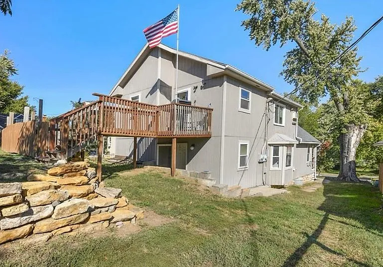 504 Blue Ridge Blvd #B — Photo 1
