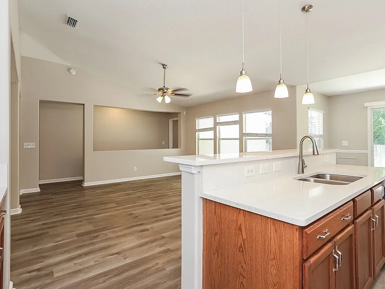 392 Bostwick Cir — Photo 9