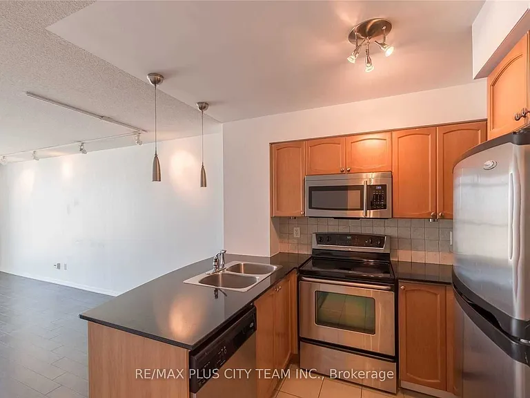18 Yonge St #1809 — Photo 6
