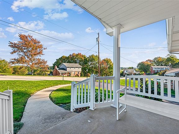 2nd image of 27 Waverly Dr