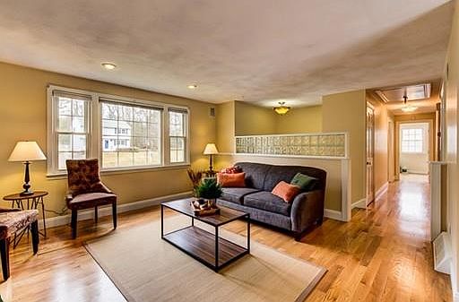 5th image of 20 Ticonderoga Ln