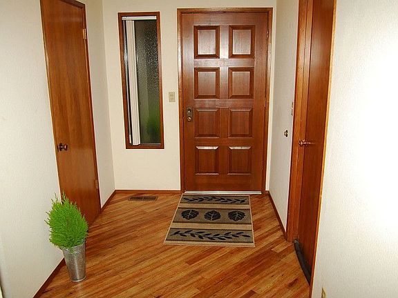 5th image of 2757 Roosevelt Ave