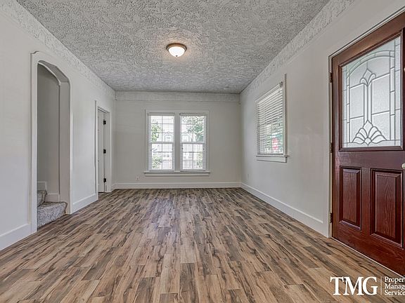4th image of 315 W McLoughlin Blvd