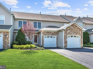 8 Hogan Way #8, Moorestown, NJ 08057