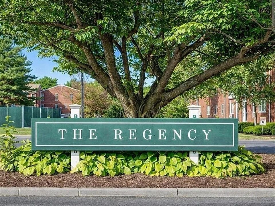 1st image of 164 Regency Park Dr