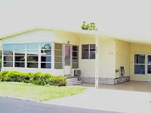 2032 Waterview Dr, Holiday, FL 34691